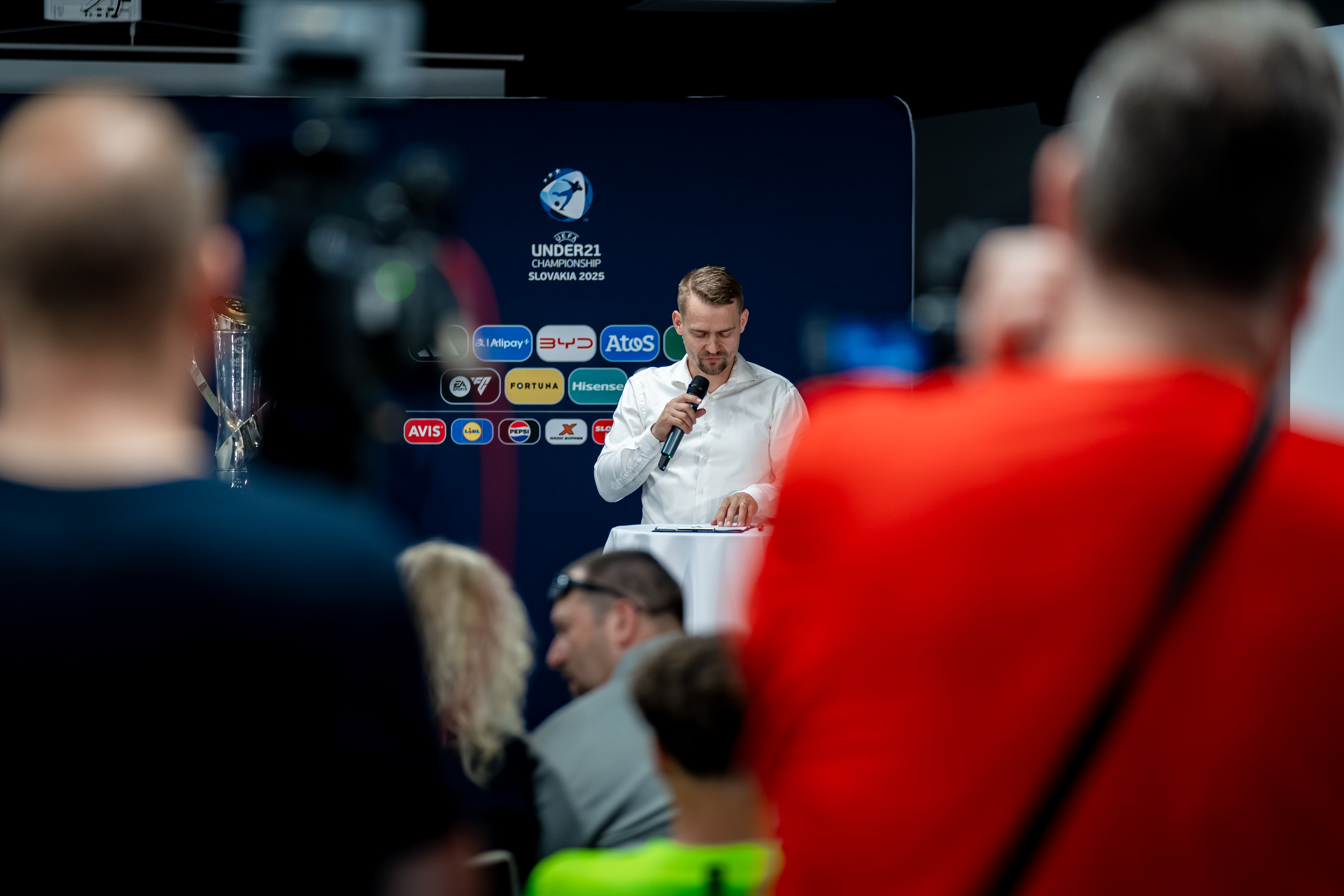 Tlacovy brifing - o pripravach sampionatu UEFA-15